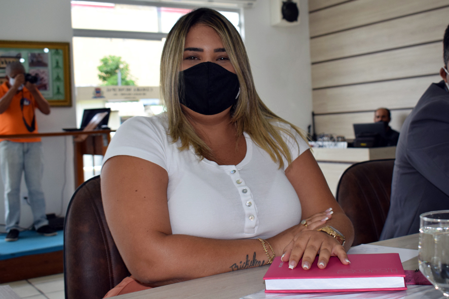 Vereadora Danila Brandão pede Transporte Universitário para estudantes de Baixa Grande que estudam em Salvador e Feira de Santana